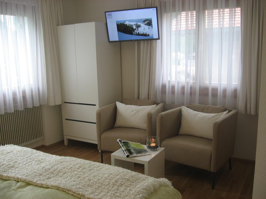 מלאו Gaestehaus Laesser חדר תמונה